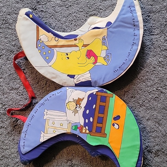 The Moon, stuffed and cloth book from Baby's First Book Club. Like new. - Picture 5 of 7